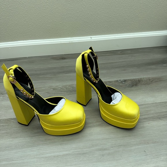 Chunky Yellow Hells - Picture 2 of 6